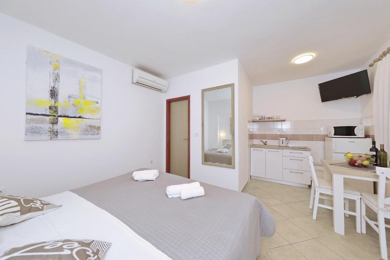Apartmani Strpic Biograd Na Moru Eksteriør billede