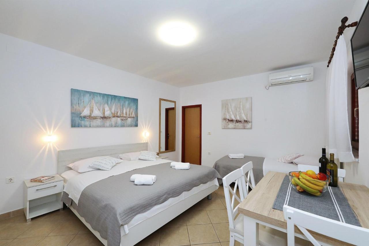 Apartmani Strpic Biograd Na Moru Eksteriør billede
