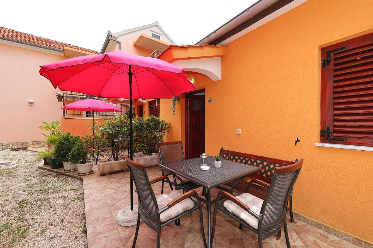 Apartmani Strpic Biograd Na Moru Eksteriør billede