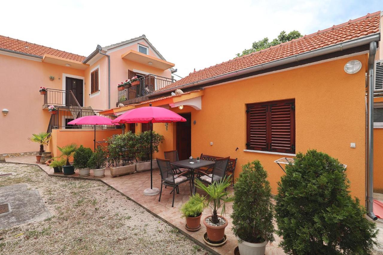 Apartmani Strpic Biograd Na Moru Eksteriør billede