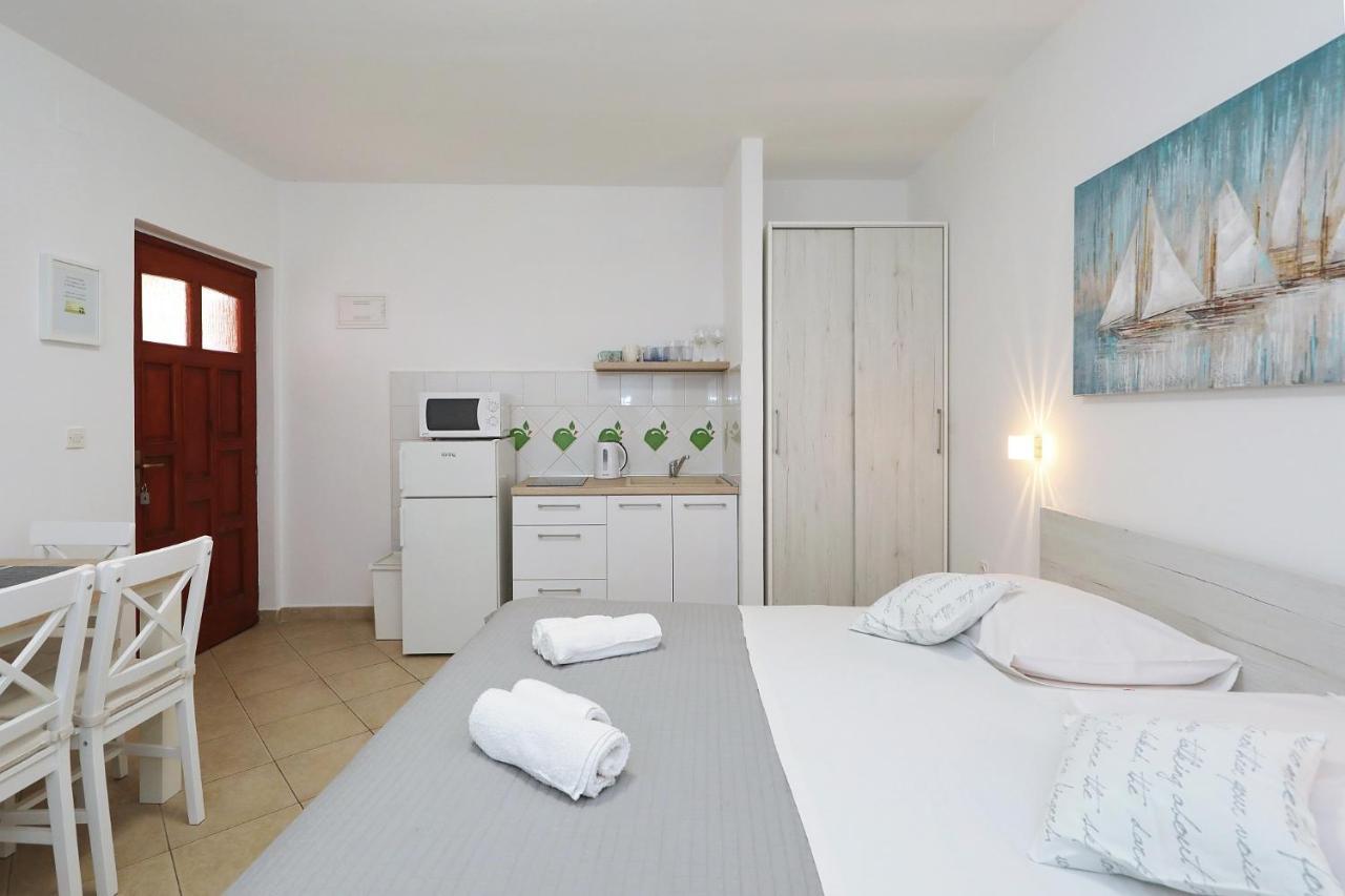 Apartmani Strpic Biograd Na Moru Eksteriør billede