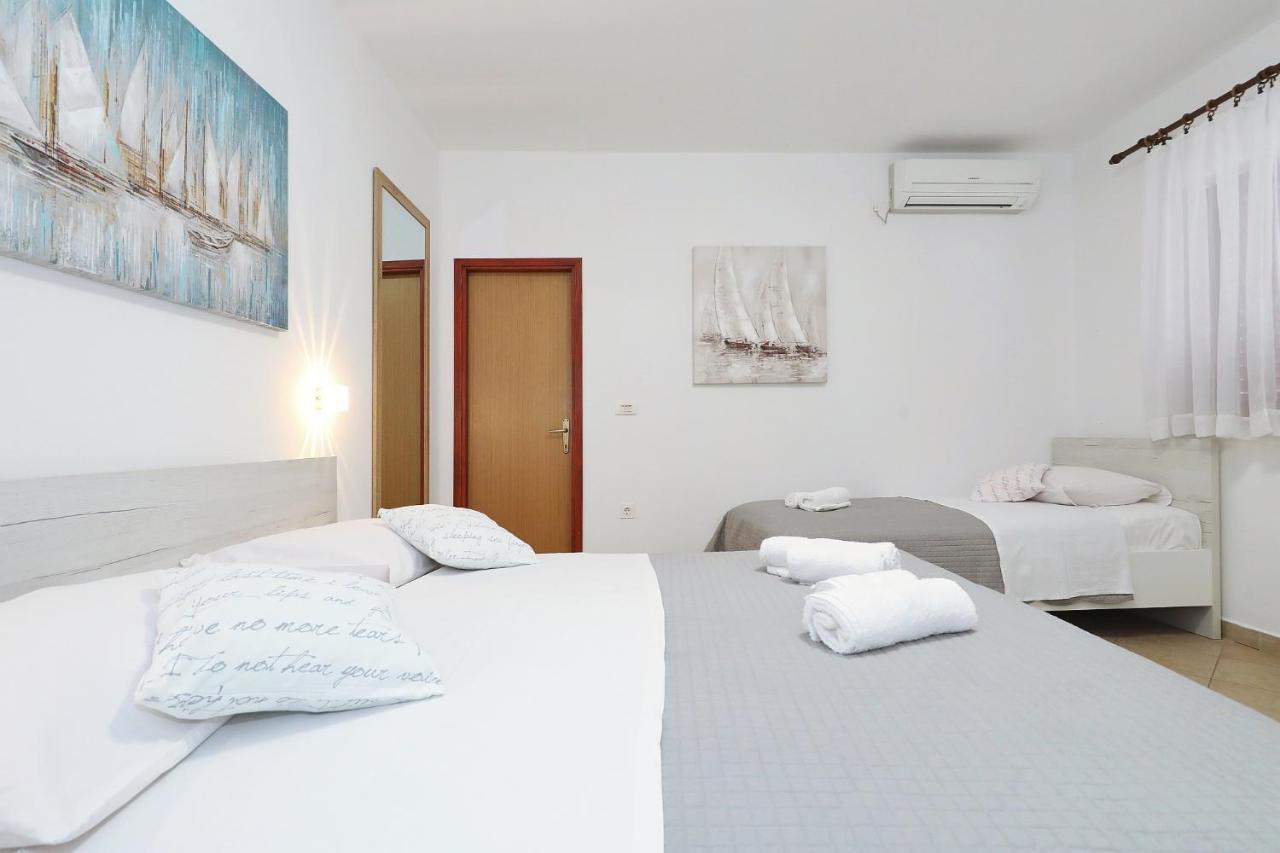 Apartmani Strpic Biograd Na Moru Eksteriør billede