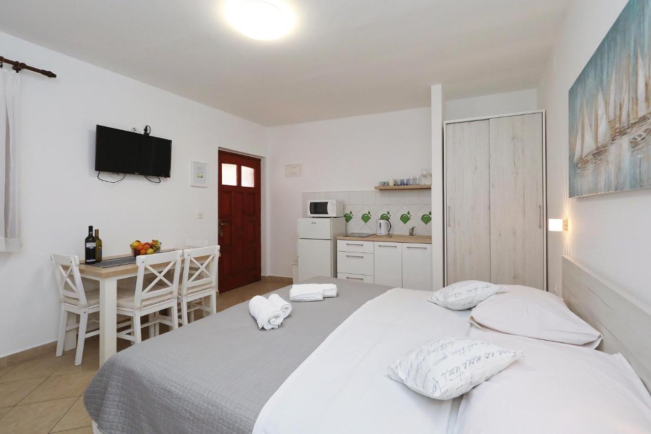 Apartmani Strpic Biograd Na Moru Eksteriør billede