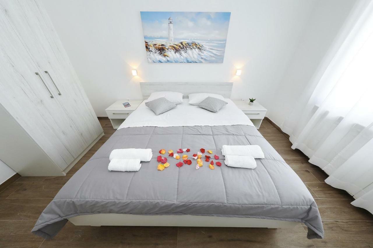 Apartmani Strpic Biograd Na Moru Eksteriør billede