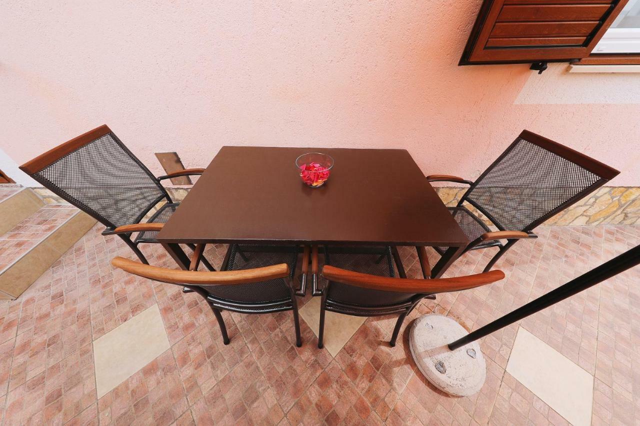 Apartmani Strpic Biograd Na Moru Eksteriør billede