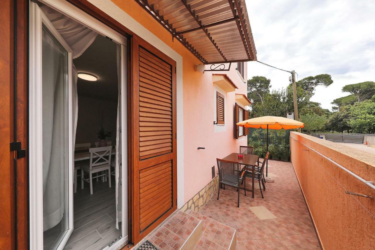 Apartmani Strpic Biograd Na Moru Eksteriør billede