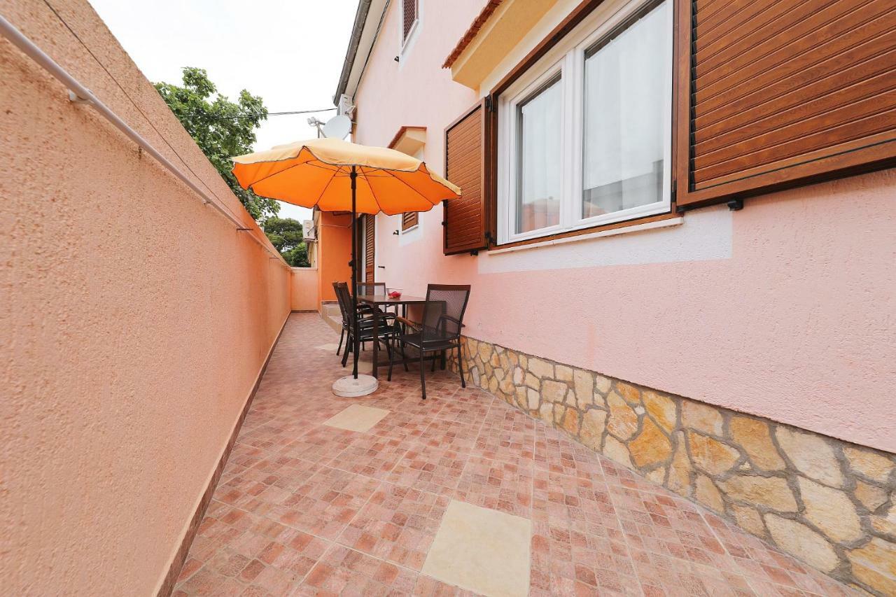 Apartmani Strpic Biograd Na Moru Eksteriør billede